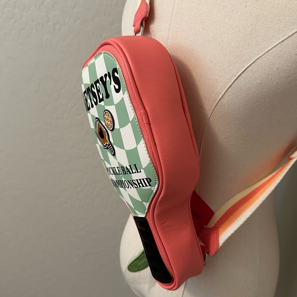 NEW BETSEY JOHNSON PICKLEBALL CHAMPIONSHIP CROSSBODY PADDLE BAG PICKLE ZIP PULL - Picture 9 of 13